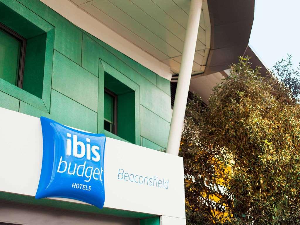 Ibis Budget 比肯斯菲尔德 外观 照片